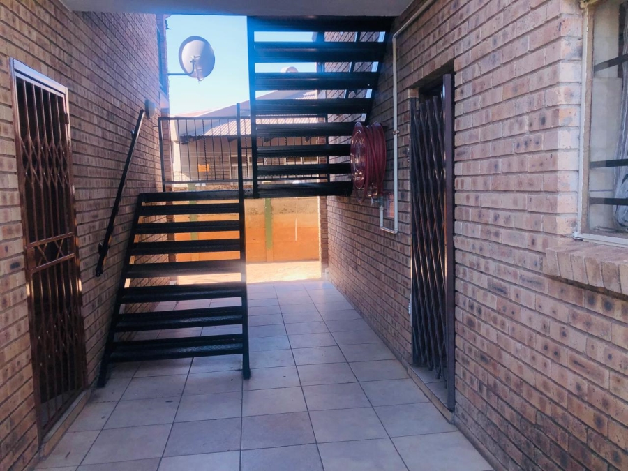 2 Bedroom Property for Sale in Rustenburg Central North West